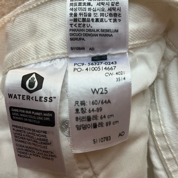 Levi’s White 501 Shorts - Picture 5 of 5